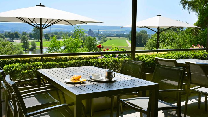 Entspannen Sie auf unserer Terrasse.